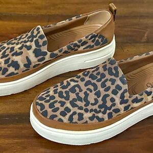 BareTraps Leopard Pattern Slip-On Shoes (never worn)